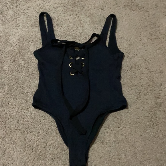 Bathing suits - Picture 4 of 7